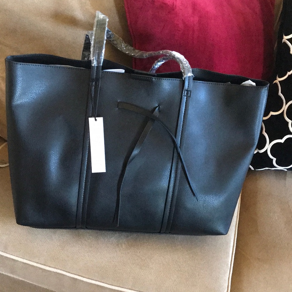 Sole society Tote Black